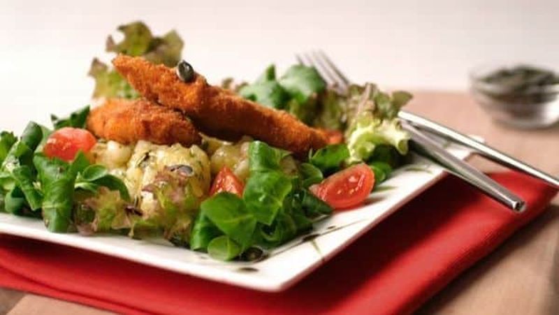 Backhendl auf Erdäpfelsalat