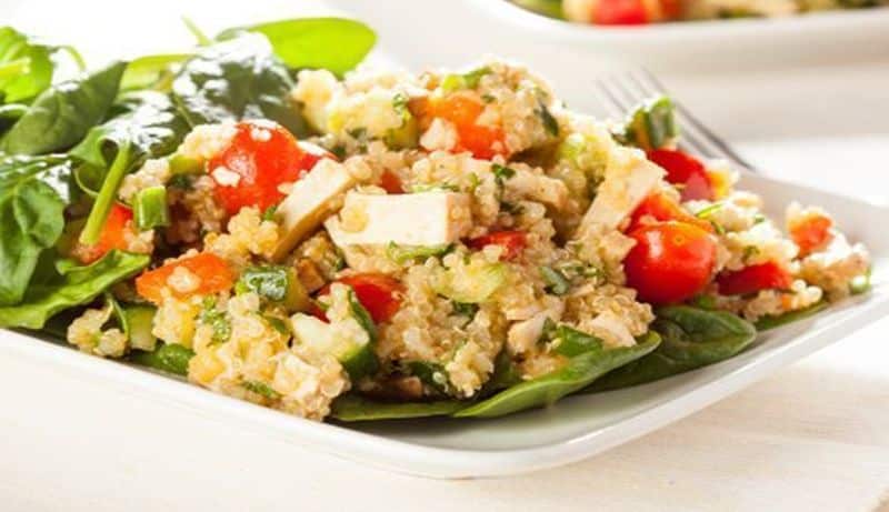 Tofu mit Graupen und Tomaten 